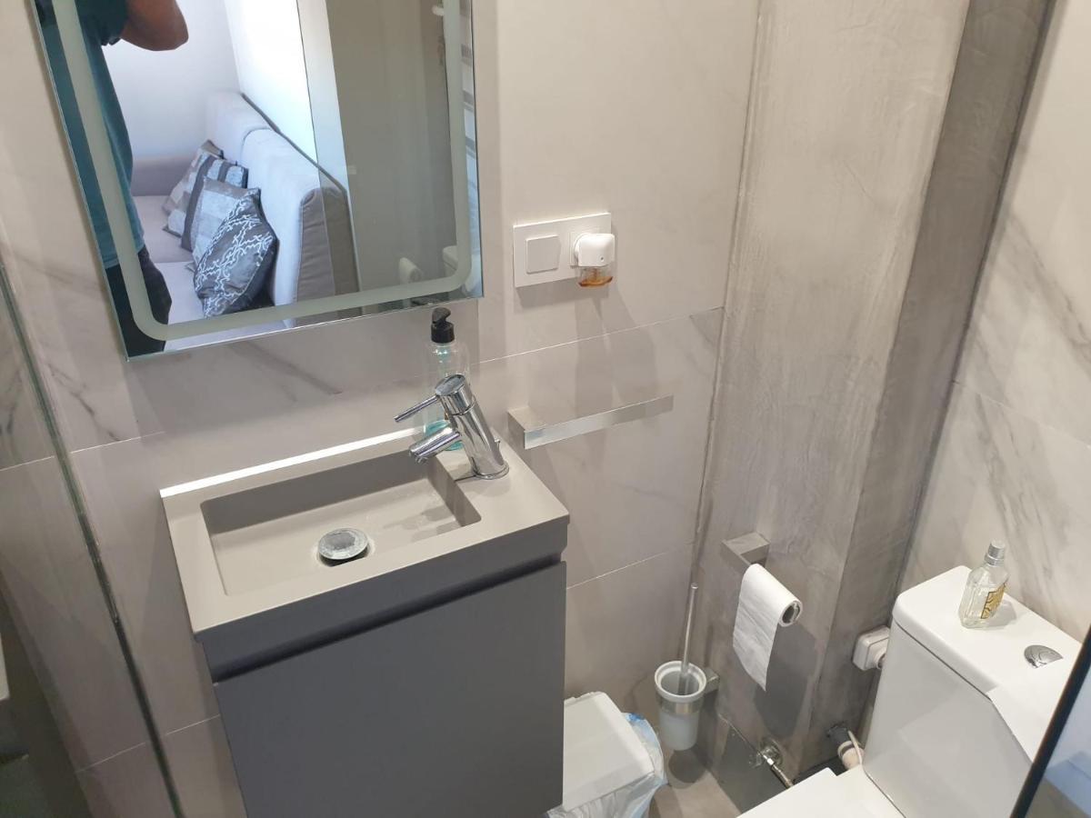 Apartamento Atico con terraza y jacuzzi en el centro Valencia Exterior foto