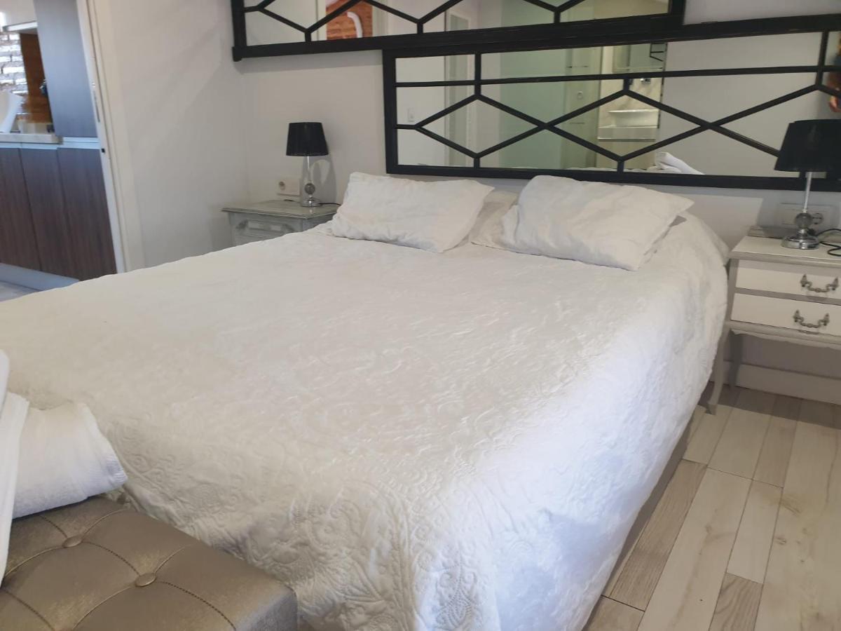 Apartamento Atico con terraza y jacuzzi en el centro Valencia Exterior foto