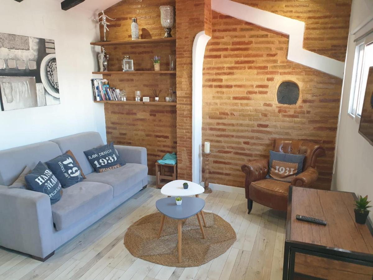 Apartamento Atico con terraza y jacuzzi en el centro Valencia Exterior foto