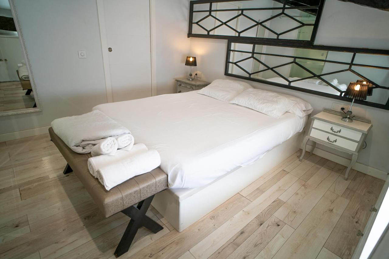 Apartamento Atico con terraza y jacuzzi en el centro Valencia Habitación foto