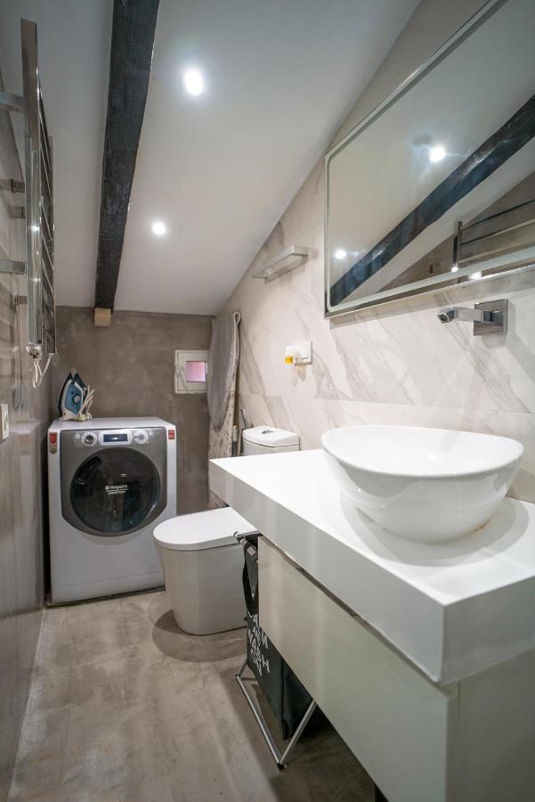 Apartamento Atico con terraza y jacuzzi en el centro Valencia Habitación foto