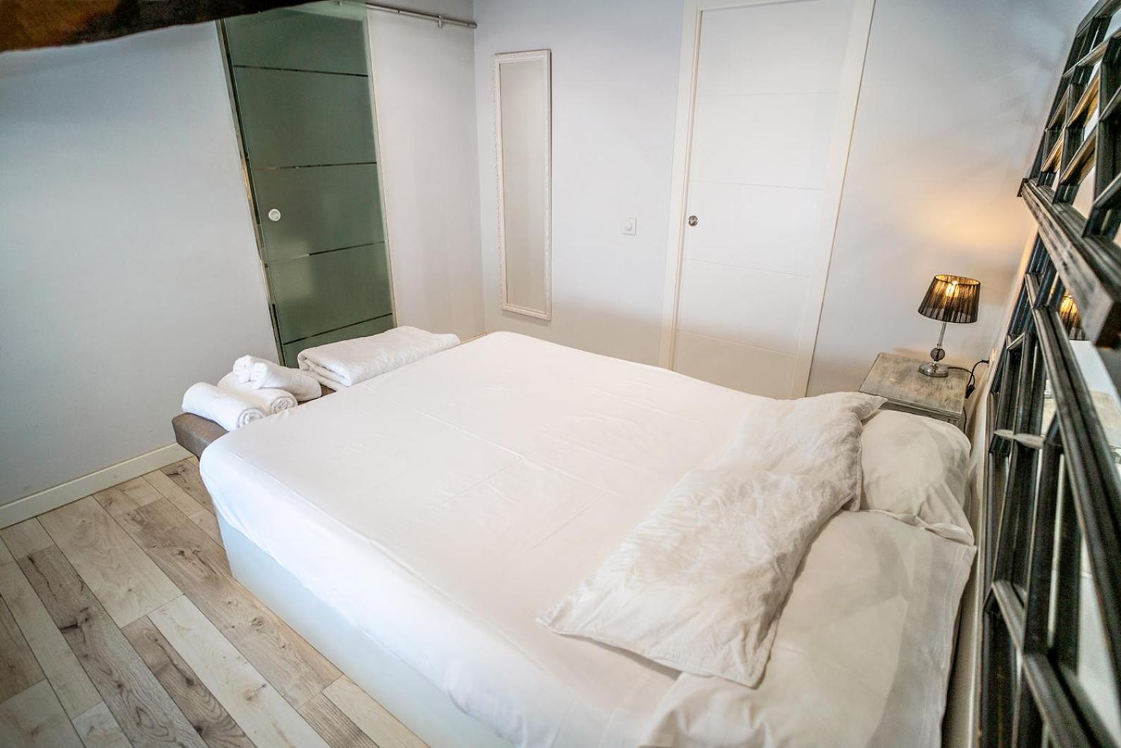 Apartamento Atico con terraza y jacuzzi en el centro Valencia Habitación foto