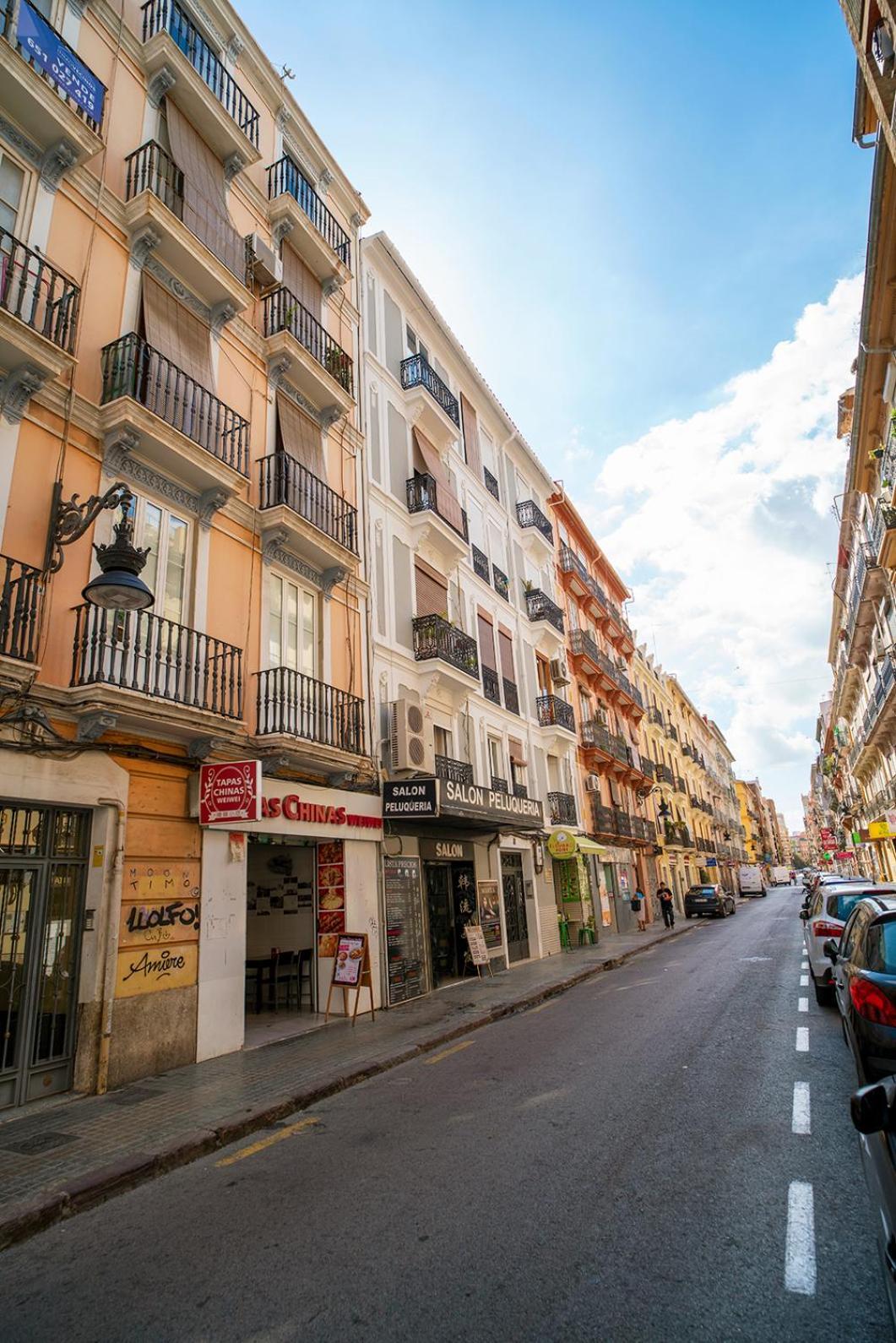 Apartamento Atico con terraza y jacuzzi en el centro Valencia Habitación foto